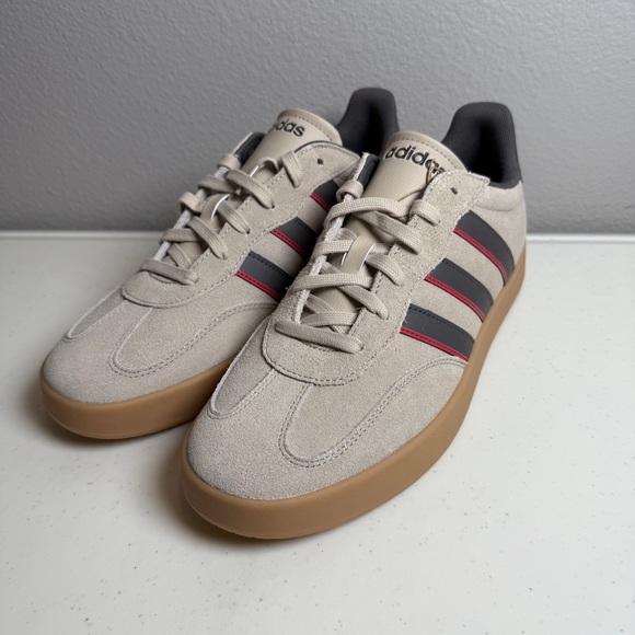 Adidas Sneakers Mens Size 11.5 Cream Sneakers Black Red Stripes - Picture 1 of 7